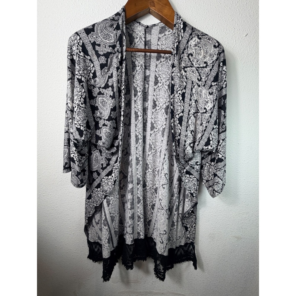 Charlotte Russe Women Kimono Black White Small Paisley Lace Fringe RT6611